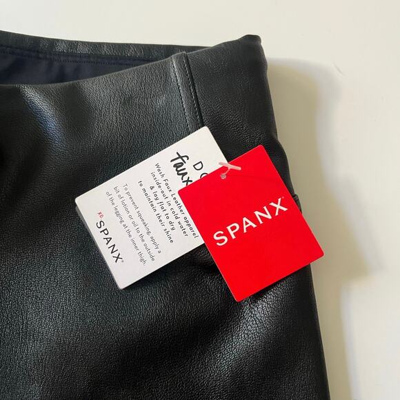 Spanx Leather-Like Front Slit Pants Women's XS in Luxe Black Faux Vegan NWT - Picture 9 of 12